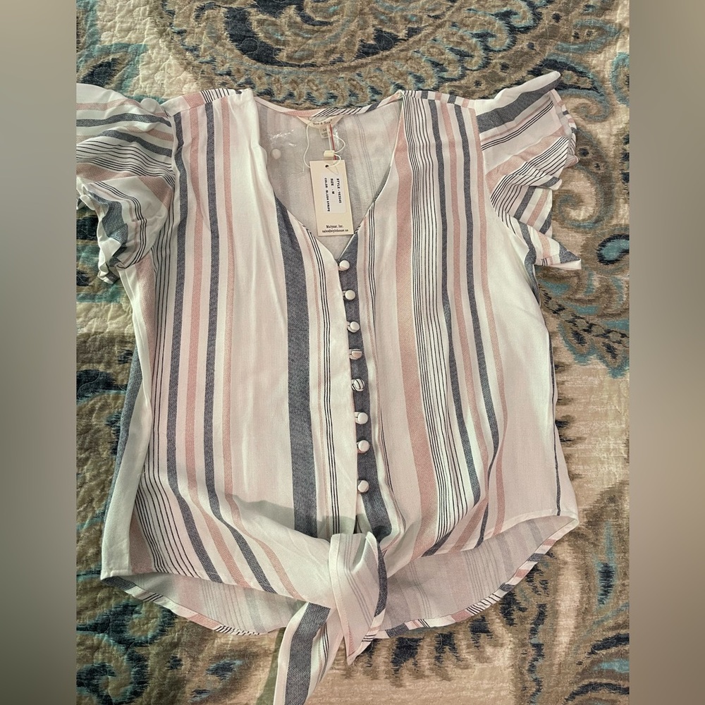 Sim & Sam button down top